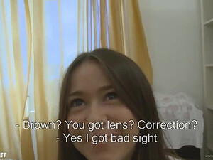 Студентка делает минет и трахается в жопу в общаге